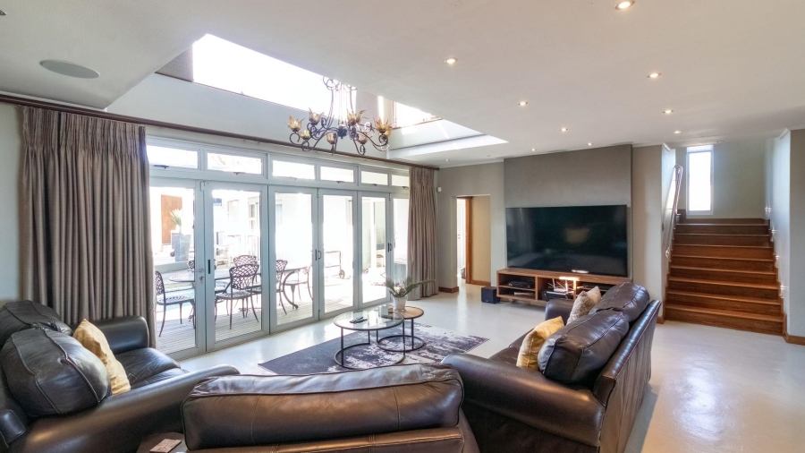 5 Bedroom Property for Sale in Gonubie Eastern Cape